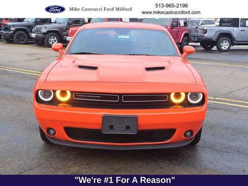 Used 2021 Dodge Challenger SXT w/ Driver Convenience Group image 8