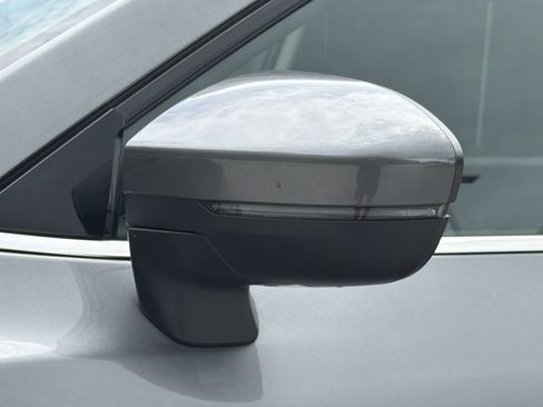 Certified 2025 Nissan Pathfinder SV FWD image 28