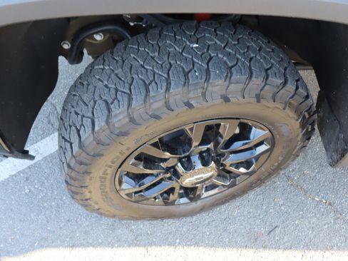 Used 2025 Chevrolet Silverado 2500 LTZ w/ LTZ Plus Package AWD/4WD image 42