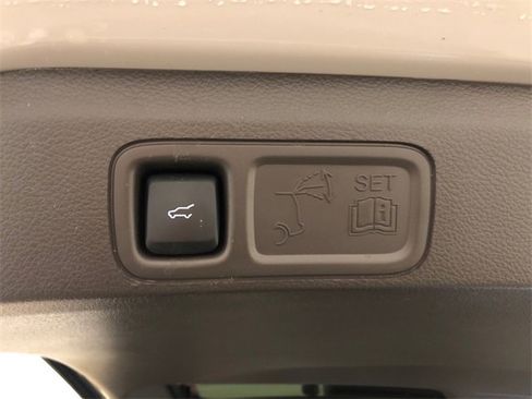 Used 2024 Lincoln Navigator Reserve image 11