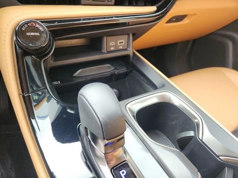 Used 2024 Lexus NX 250 FWD w/ Towing Package (2000 Lbs) image 31