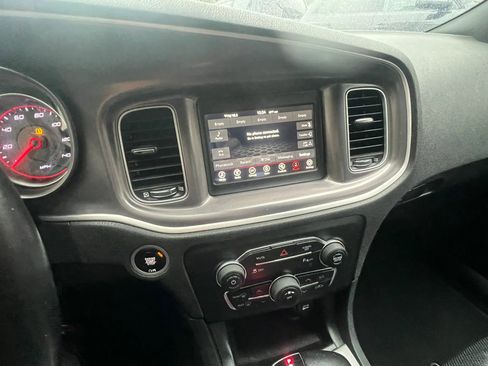 Used 2020 Dodge Charger SXT w/ Leather Interior Group RWD image 21