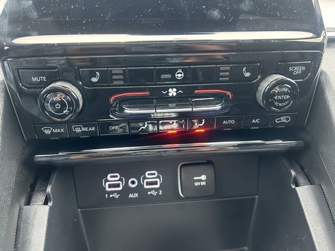 New 2025 Jeep Grand Cherokee L Limited w/ Black Appearance Package image 23