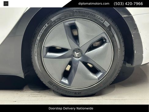 Used 2020 Tesla Model 3 Standard Range Sedan 4D image 35