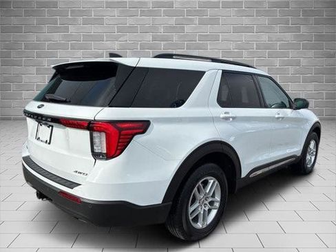Certified 2025 Ford Explorer Active image 4