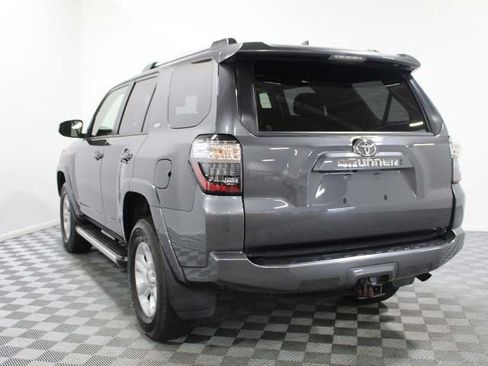 Used 2022 Toyota 4Runner SR5 Premium w/ Moonroof Package AWD/4WD image 4