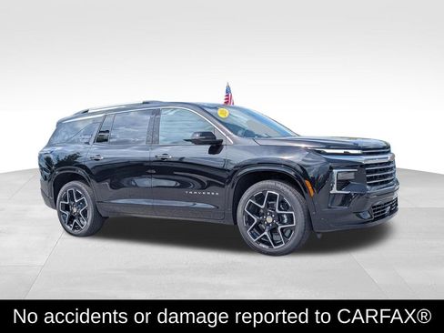 Used 2026 Chevrolet Traverse High Country w/ LPO, Floor Liner Package AWD/4WD image 2