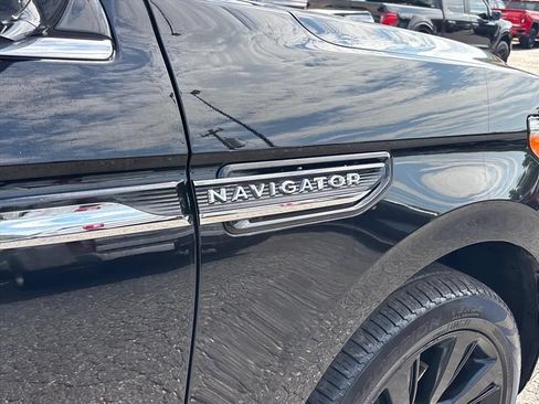 Used 2023 Lincoln Navigator L Reserve w/ Equipment Group 201A AWD/4WD image 11