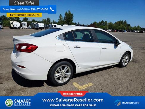 Used 2018 Chevrolet Cruze LT w/ Convenience Package FWD image 4