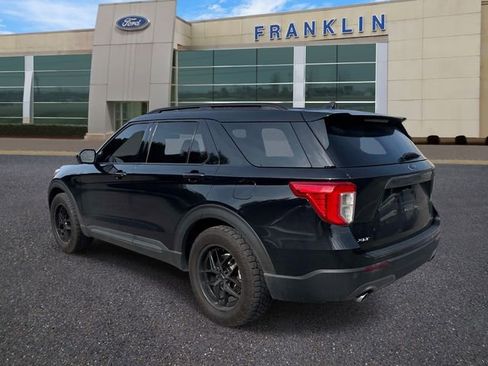 Certified 2022 Ford Explorer XLT w/ Equipment Group 202A RWD image 5