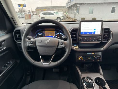 Used 2024 Ford Bronco Sport Badlands image 9