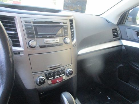 Used 2012 Subaru Outback 2.5i Premium w/ All-Weather Pkg AWD/4WD image 38