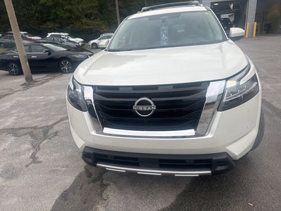 Used 2024 Nissan Pathfinder Platinum