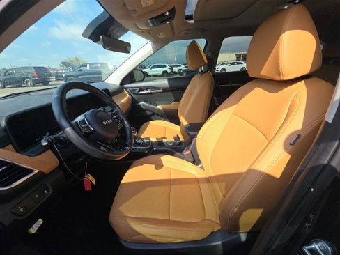 Used 2025 Kia Seltos EX w/ EX Sunroof Package FWD image 3
