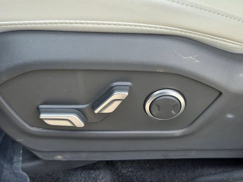Used 2025 Hyundai Santa Fe SEL FWD image 12