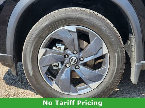 Certified 2025 Nissan Rogue SV image 8