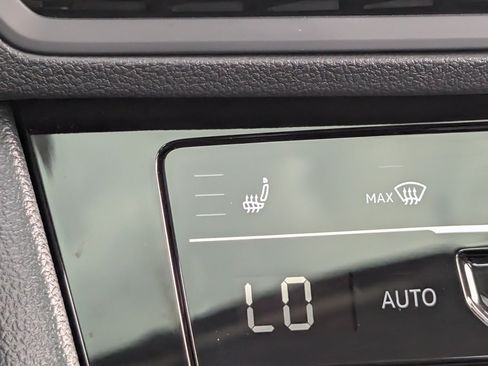 Used 2025 Volkswagen Jetta SE w/ Sunroof Package FWD image 69