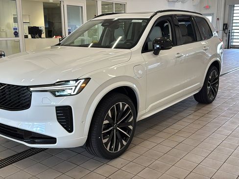New 2026 Volvo XC90 T8 Ultra w/ Lounge Package AWD/4WD image 9