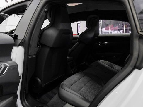 Used 2024 Audi e-tron GT Prestige image 38