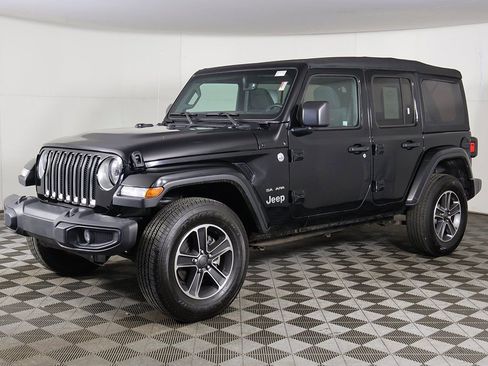 Used 2023 Jeep Wrangler Sahara image 5