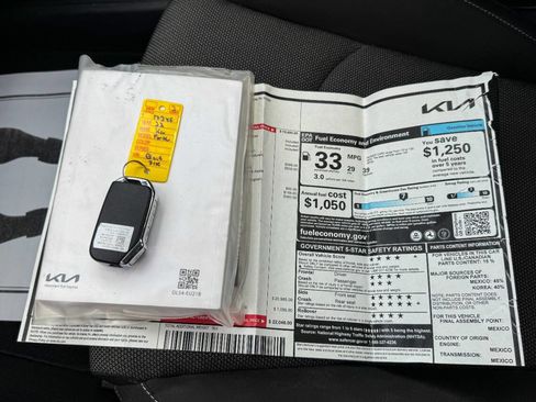 Used 2022 Kia Forte LXS w/ LXS Technology Package FWD image 30