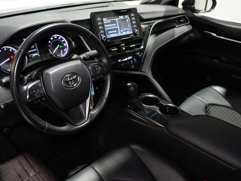 Used 2023 Toyota Camry SE image 12