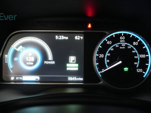 Used 2025 Nissan Leaf S FWD image 7