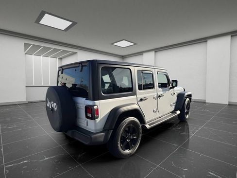 Used 2022 Jeep Wrangler Unlimited Sport AWD/4WD image 12