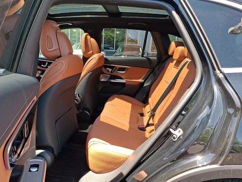 Certified 2025 Mercedes-Benz GLC 300 4MATIC image 10