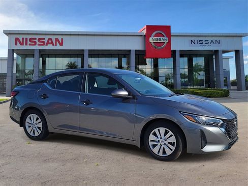 Used 2025 Nissan Sentra S image 2