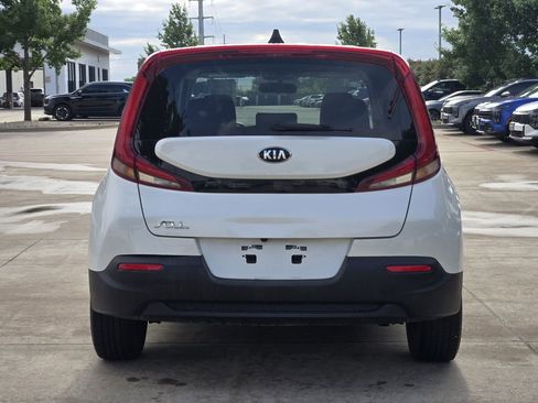 Used 2020 Kia Soul LX FWD image 13