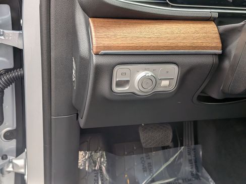 Certified 2025 Mercedes-Benz GLE 450 4MATIC image 15