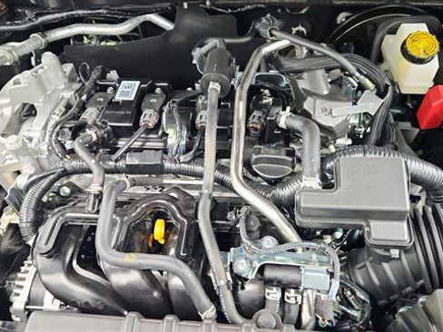 Used 2025 Nissan Kicks SR AWD/4WD image 31