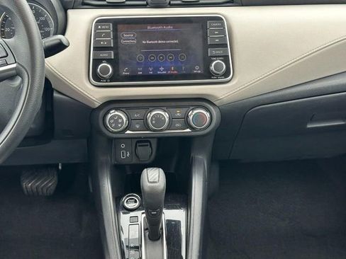 Used 2022 Nissan Versa SV image 13