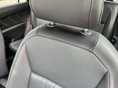 Used 2022 Volkswagen Tiguan SE image 28