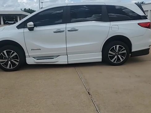 Used 2023 Honda Odyssey Touring image 6