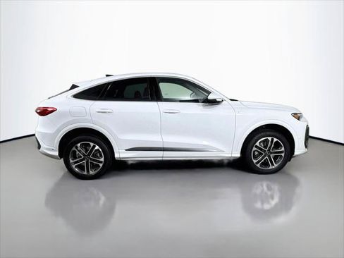 Certified 2025 Audi Q5 Premium w/ Convenience Package AWD/4WD image 8