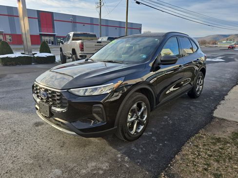 Used 2025 Ford Escape ST-Line image 8