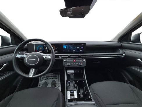 Used 2025 Hyundai Tucson SE AWD/4WD image 16
