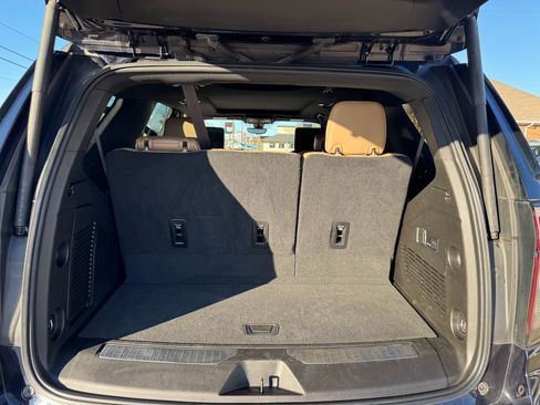 Used 2021 Chevrolet Tahoe Premier w/ Premium Package image 17