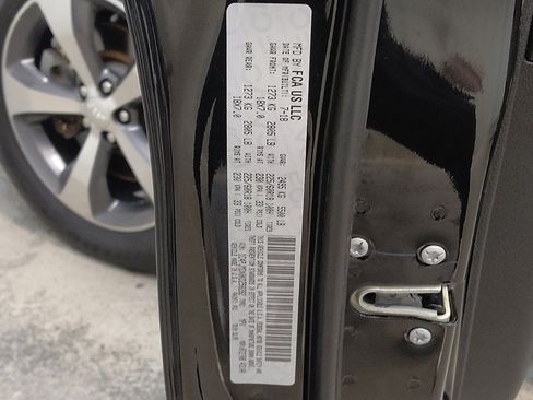 Used 2019 Jeep Cherokee Limited w/ Luxury Group image 33