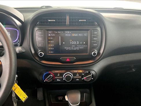Used 2025 Kia Soul LX FWD image 15