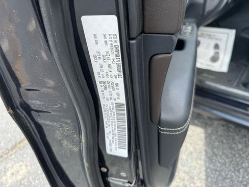 Used 2014 Jeep Grand Cherokee Overland w/ Advanced Technology Group image 21