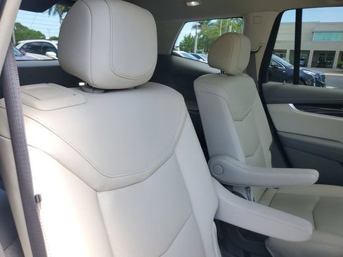 Certified 2024 Cadillac XT6 Premium Luxury w/ Technology Package FWD image 23