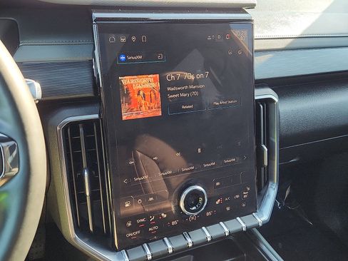 Used 2025 GMC Acadia AT4 image 19