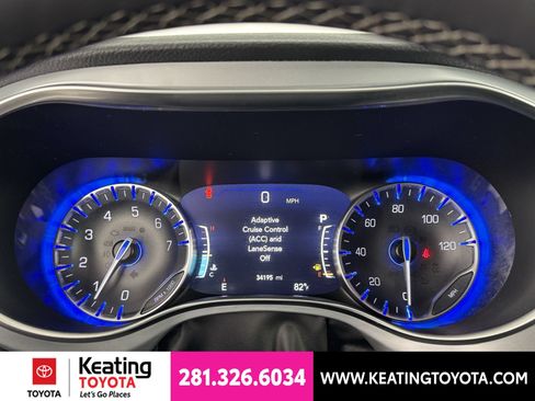 Used 2025 Chrysler Pacifica Limited FWD image 25