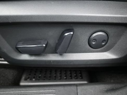 Used 2023 Nissan Rogue SV AWD/4WD image 33