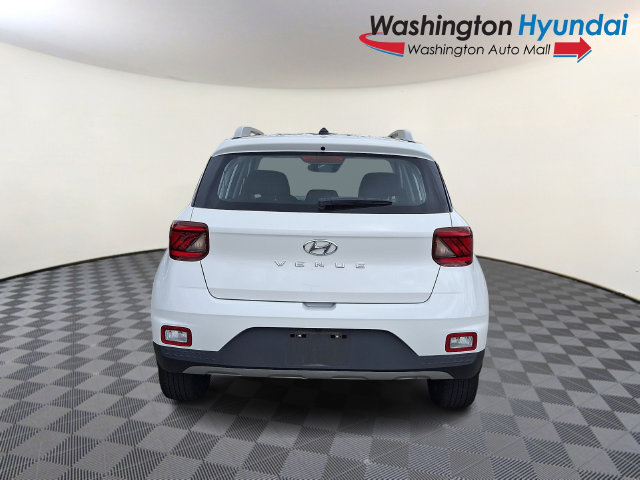 Certified 2024 Hyundai Venue SEL FWD image 5
