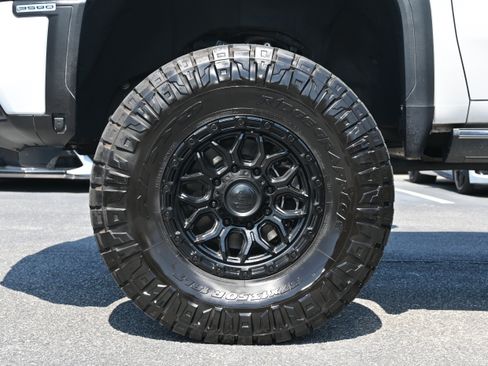 Used 2024 GMC Sierra 3500 Denali Ultimate AWD/4WD image 13