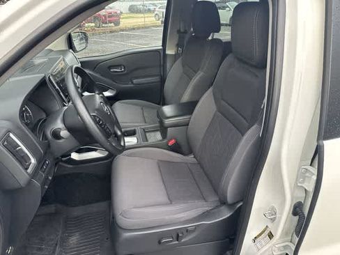 Used 2025 Nissan Frontier SV RWD image 14